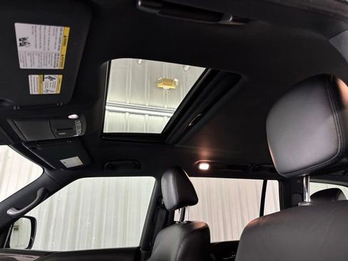 Used 2021 Nissan Armada SL w/ Midnight Edition Package image 9