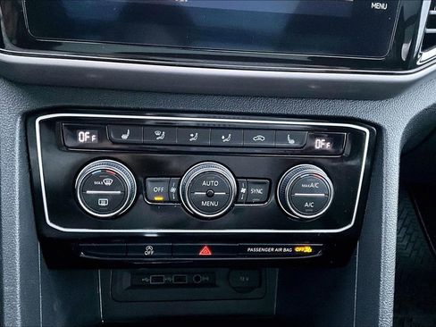 Used 2020 Volkswagen Atlas Cross Sport SEL image 32