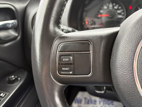 Used 2013 Jeep Patriot Latitude w/ Sun/Sound Group FWD image 14