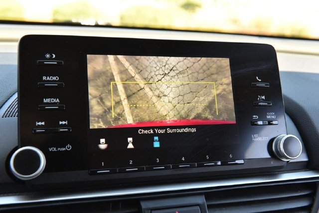 Used 2018 Honda Accord LX image 13