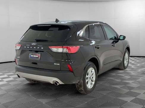 Used 2022 Ford Escape SE w/ Cold Weather Package image 3