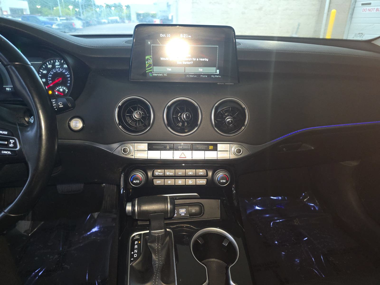 Used 2018 Kia Stinger Premium RWD image 20