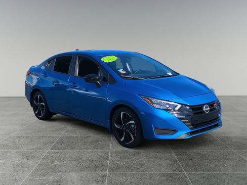 Used 2023 Nissan Versa SR w/ Trunk Package image 7