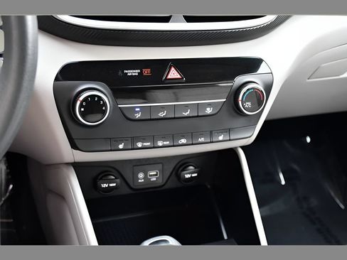 Used 2019 Hyundai Tucson Value AWD/4WD image 31