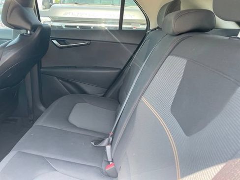 Used 2025 Kia Niro LX FWD image 8