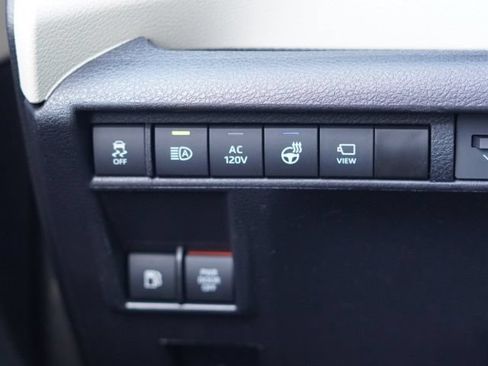 Used 2024 Toyota Sienna Platinum FWD image 16