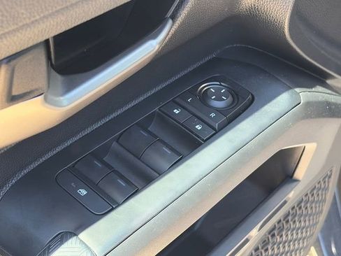 Used 2025 Toyota Tacoma TRD Sport image 18