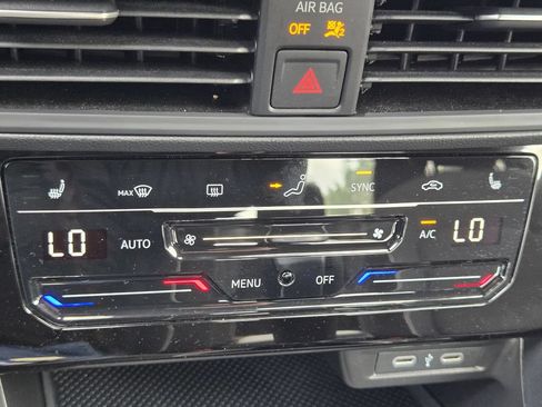 Used 2025 Volkswagen Jetta Sport FWD image 20
