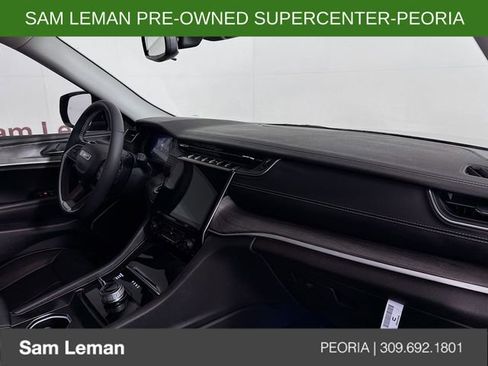 Used 2024 Jeep Grand Cherokee Limited image 30