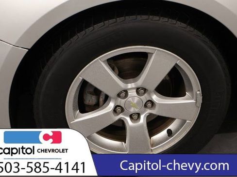 Used 2016 Chevrolet Cruze LT w/ Technology Package image 8