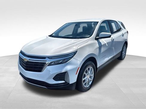 Used 2024 Chevrolet Equinox LT w/ LPO, Floor Liner Package AWD/4WD image 4
