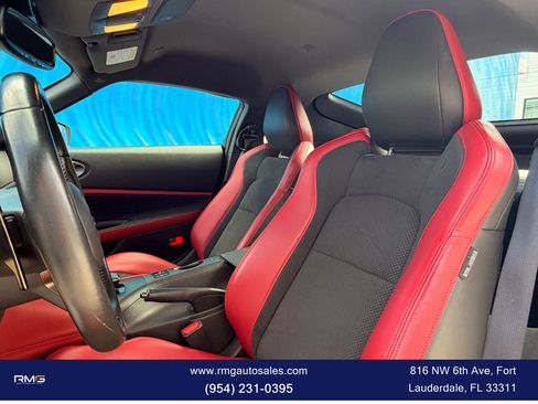 Used 2024 Nissan Z Performance w/ Floor Mat Package RWD image 11