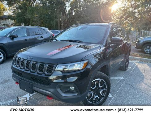 Used 2024 Jeep Compass Trailhawk image 1