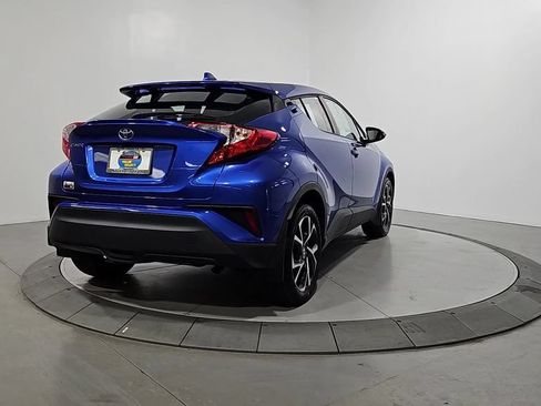 Used 2022 Toyota C-HR XLE FWD image 5