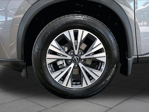 Used 2023 Nissan Rogue SV FWD image 11
