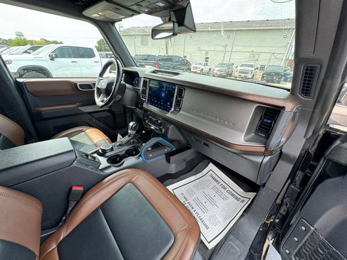 Used 2022 Ford Bronco Outer Banks AWD/4WD image 34