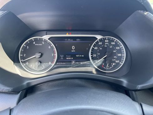Used 2024 Nissan Sentra SV FWD image 15