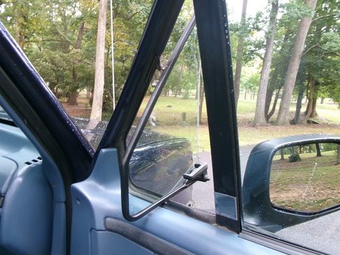 Used 1995 Ford F150 XLT image 25