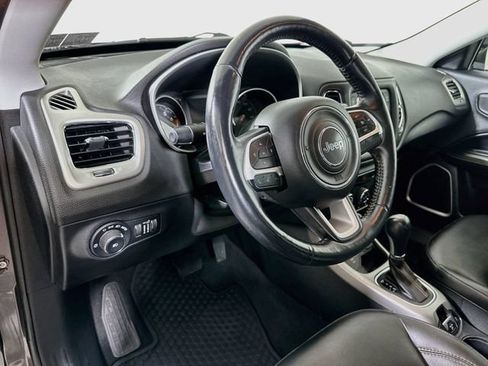 Used 2018 Jeep Compass Latitude w/ Cold Weather Group AWD/4WD image 11