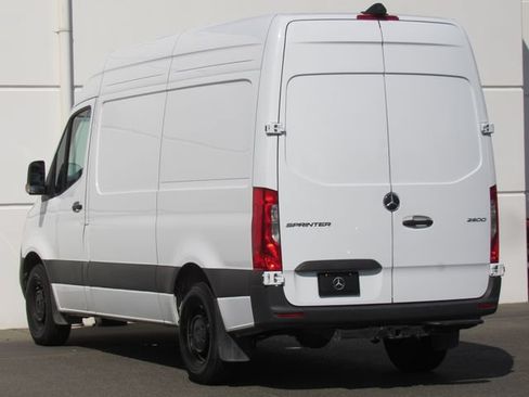 Used 2025 Mercedes-Benz Sprinter 2500 image 5
