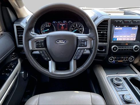 Used 2019 Ford Expedition Max XLT w/ Equipment Group 202A AWD/4WD image 6