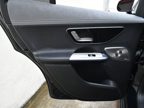 Used 2023 Mercedes-Benz EQE 500 4MATIC SUV image 18