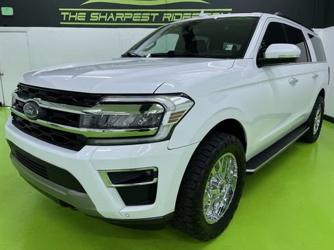 Used 2022 Ford Expedition Max Limited AWD/4WD image 5