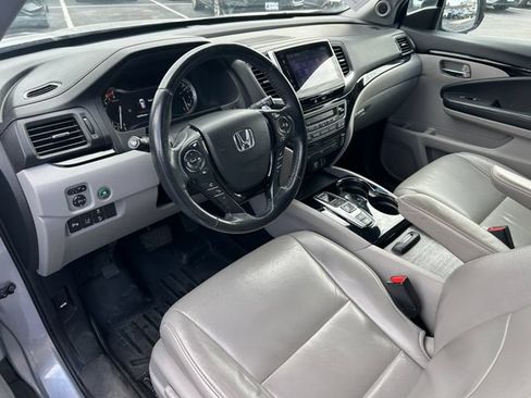 Used 2018 Honda Pilot Touring image 25