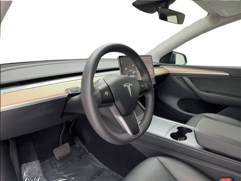 Used 2024 Tesla Model Y Long Range image 12