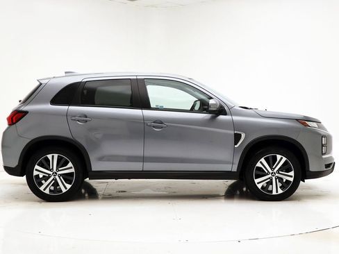 Used 2024 Mitsubishi Outlander Sport SE image 3