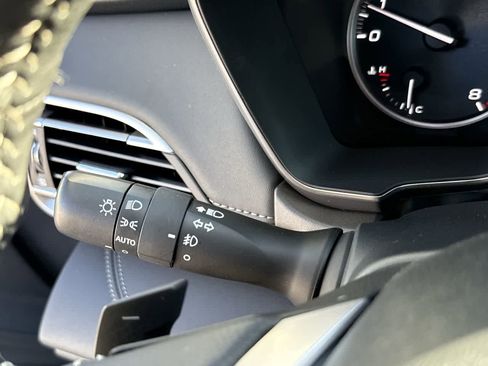 Certified 2025 Subaru Outback Limited image 26