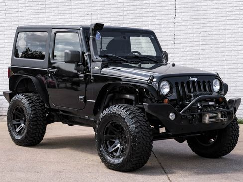 Used 2011 Jeep Wrangler Rubicon w/ PWR Convenience Group AWD/4WD image 5