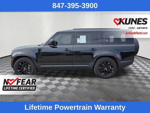 Used 2023 Land Rover Defender 130 SE AWD/4WD image 4