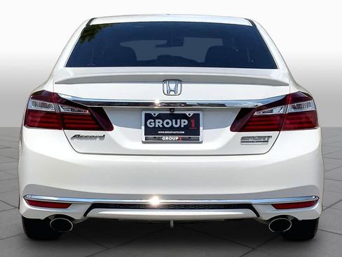 Used 2017 Honda Accord Sport Special Edition image 4