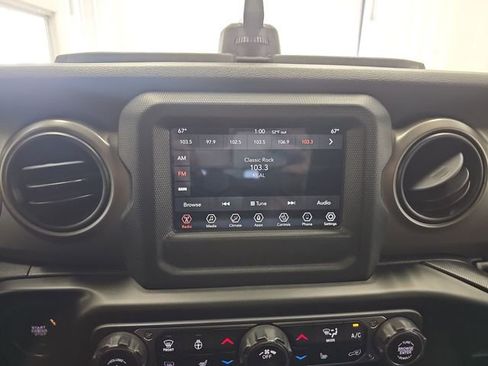 Used 2018 Jeep Wrangler Unlimited Sport S AWD/4WD image 17