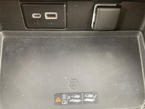 Used 2021 Chevrolet Tahoe Premier image 17