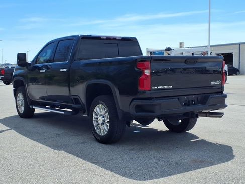 Used 2022 Chevrolet Silverado 2500 High Country w/ Safety Package II AWD/4WD image 5