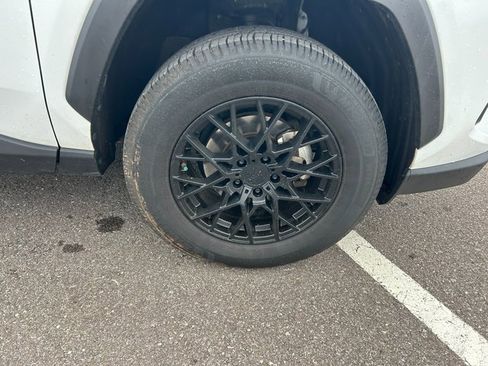 Used 2021 Toyota RAV4 LE image 27