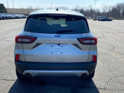 Used 2024 Ford Escape Platinum AWD/4WD image 4