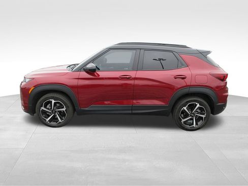 Certified 2022 Chevrolet TrailBlazer RS w/ Sun and Liftgate Package AWD/4WD image 2