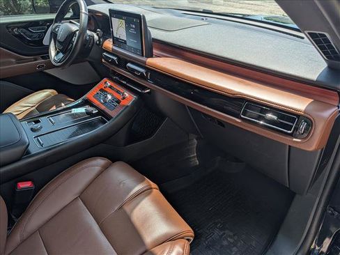 Certified 2023 Lincoln Aviator Reserve w/ Equipment Group 201A AWD/4WD image 16