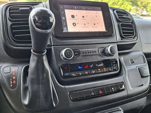 Used 2025 RAM ProMaster 2500 w/ Convenience Group FWD image 10