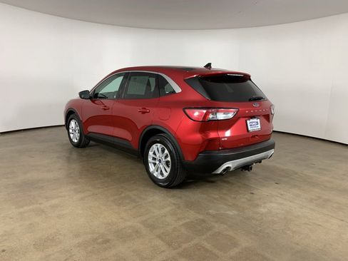 Used 2020 Ford Escape SE image 14