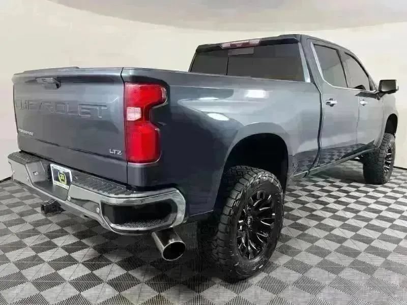 Used 2020 Chevrolet Silverado 1500 LTZ AWD/4WD image 8