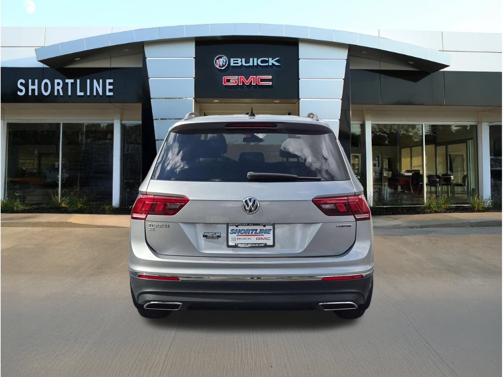 Used 2020 Volkswagen Tiguan SE w/ Panoramic Sunroof Package AWD/4WD image 4