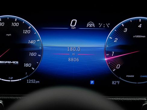 Used 2024 Mercedes-Benz GLB 35 AMG 4MATIC image 22