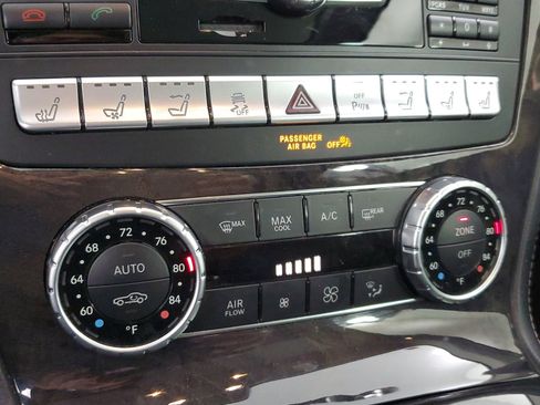 Used 2014 Mercedes-Benz SL 550 image 46