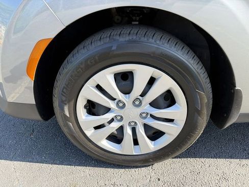 Certified 2025 Kia Soul LX image 38