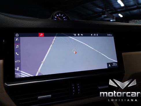 Used 2021 Porsche Cayenne Coupe w/ Premium Package image 31