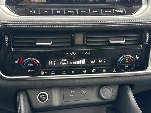 Used 2023 Nissan Rogue Platinum w/ Platinum Premium Package image 12